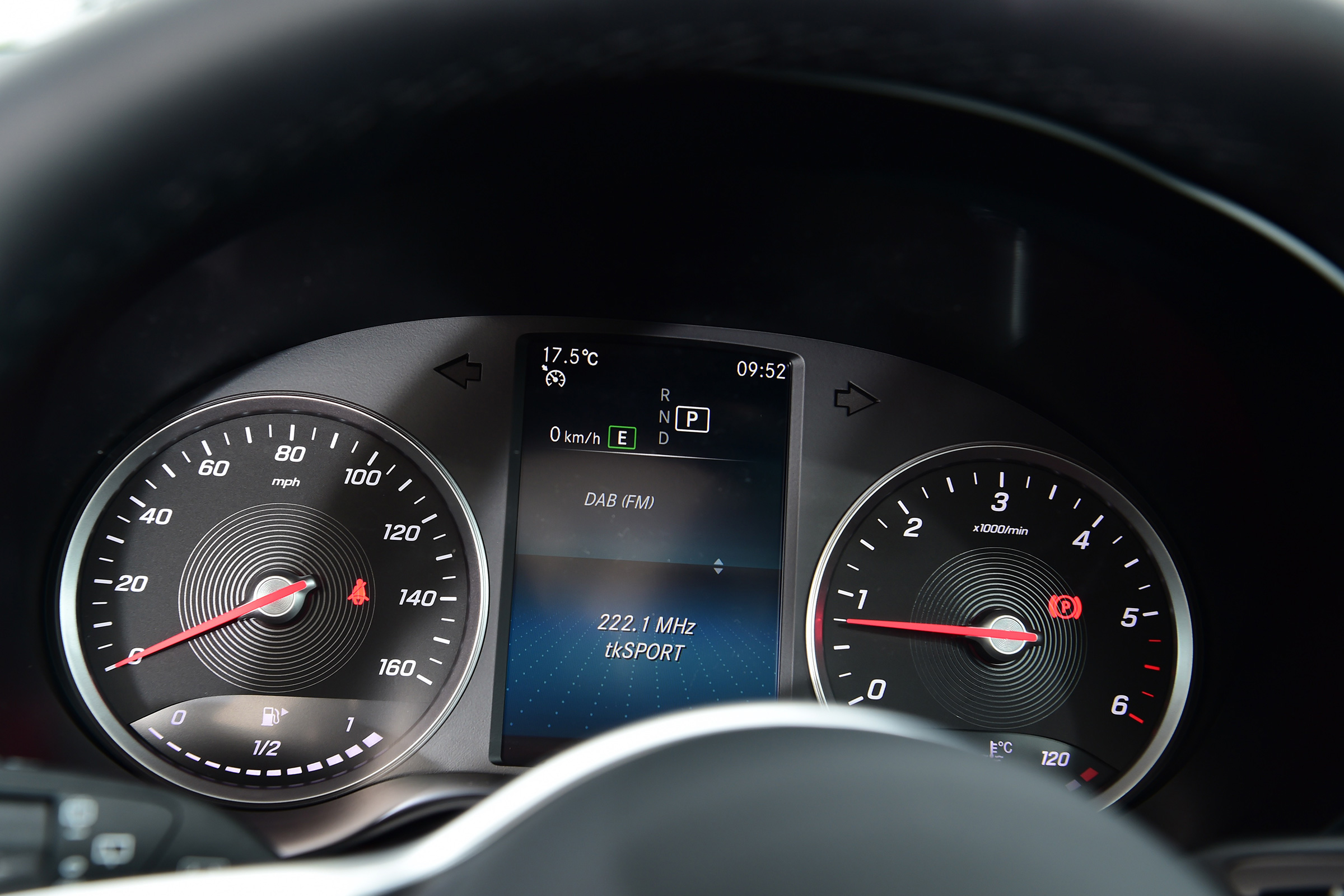 Mercedes GLC 220 d  - instruments