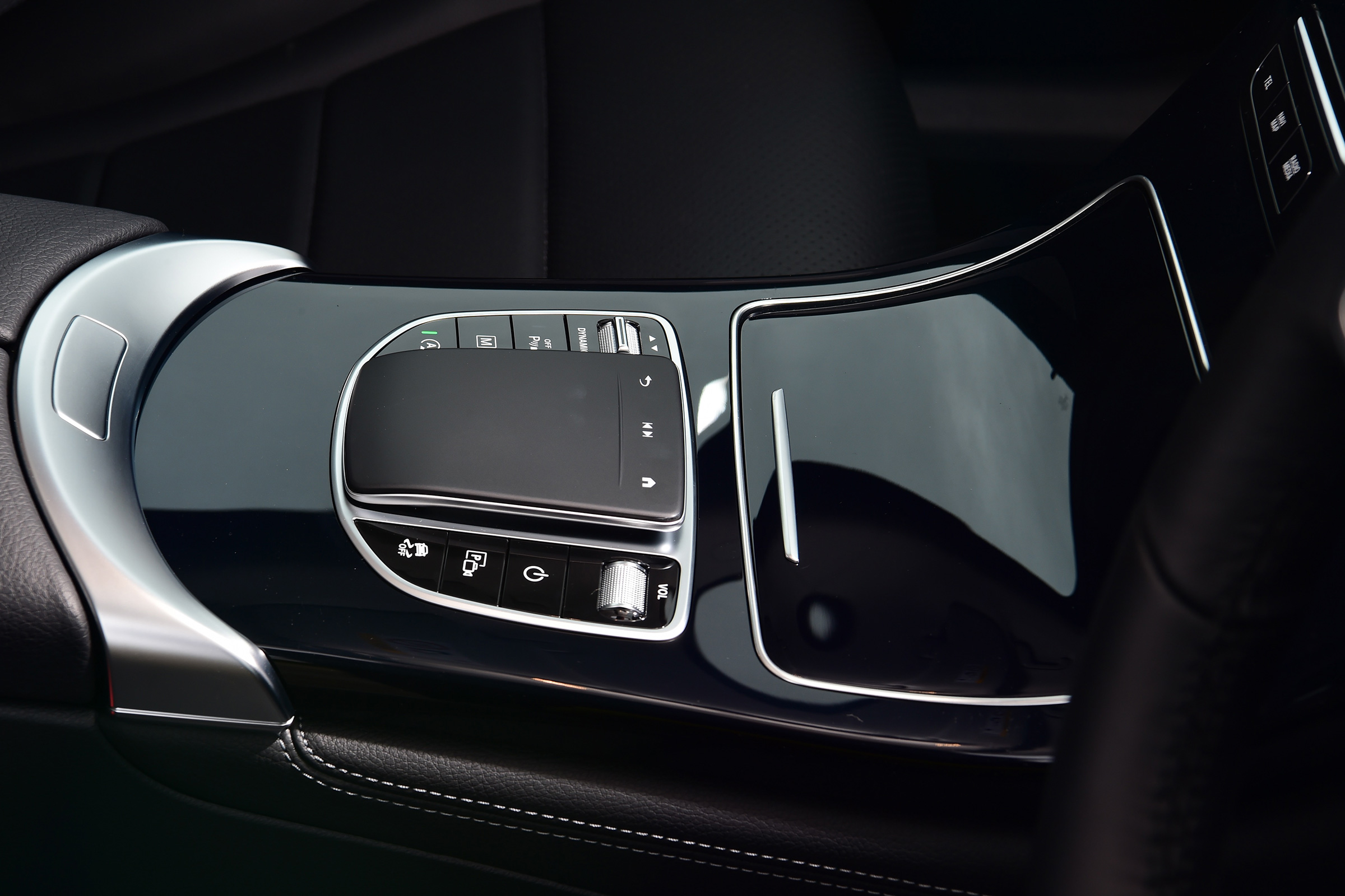 Mercedes GLC 220 d  - centre console