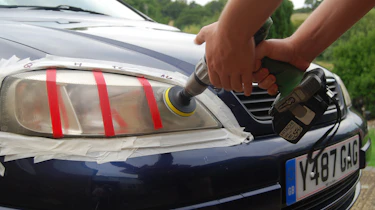Cleaning headlight