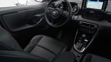 Toyota Yaris - interior studio