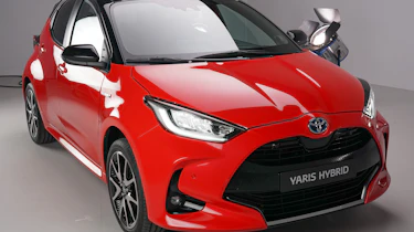 Toyota Yaris - front 3/4 static studio
