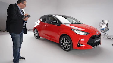 Toyota Yaris - front 3/4 static studio with John