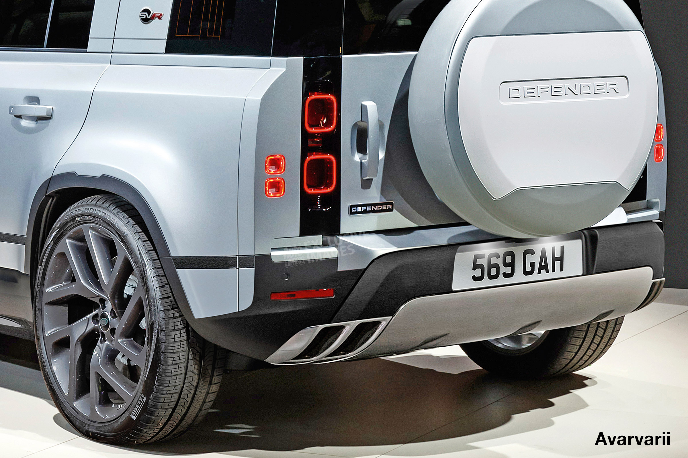 Land Rover Defender SVR - rear detail