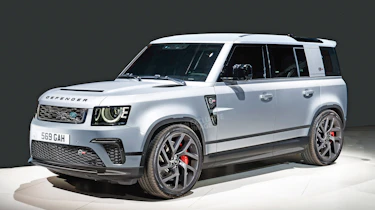Land Rover Defender SVR - front