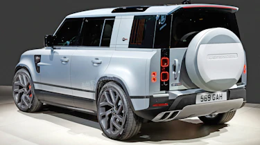 Land Rover Defender SVR - rear