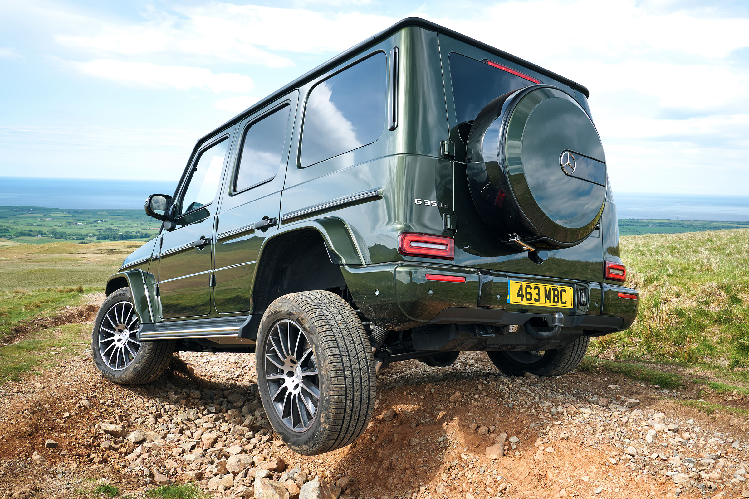 Mercedes G 350 d - rear tracking off road