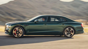 Bentley Flying Spur - side tracking