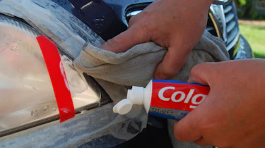 Toothpaste to clean headlight