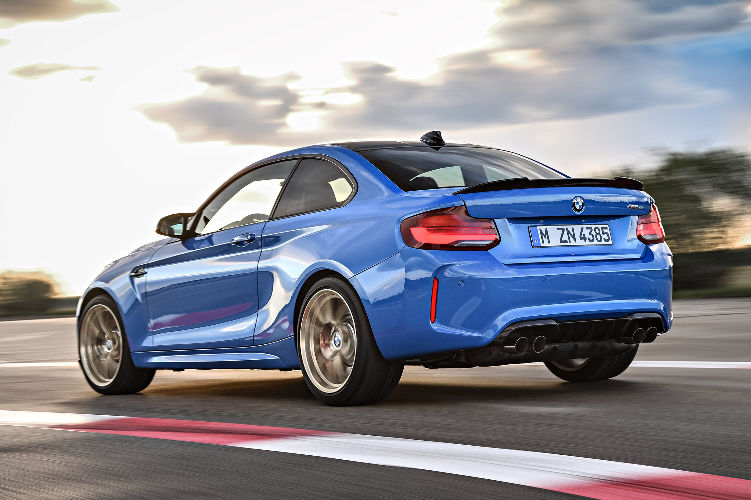 BMW M2 CS - rear action