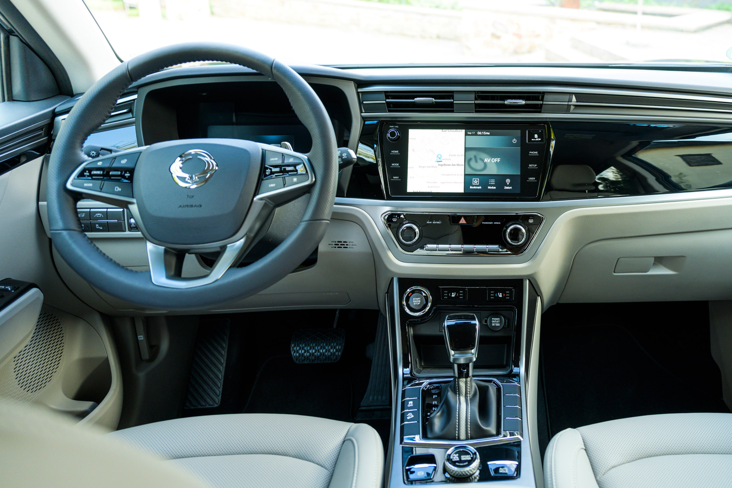 SsangYong Korando - dash