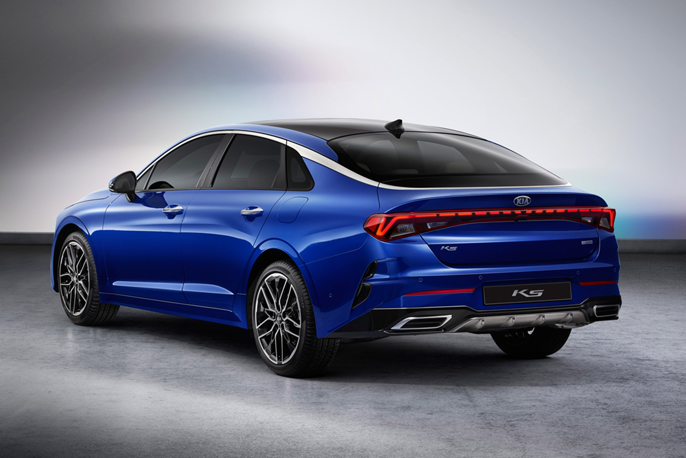 Kia Optima - blue rear
