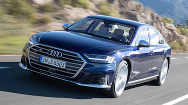 Audi S8 - front action