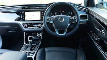 SsangYong Korando - dash