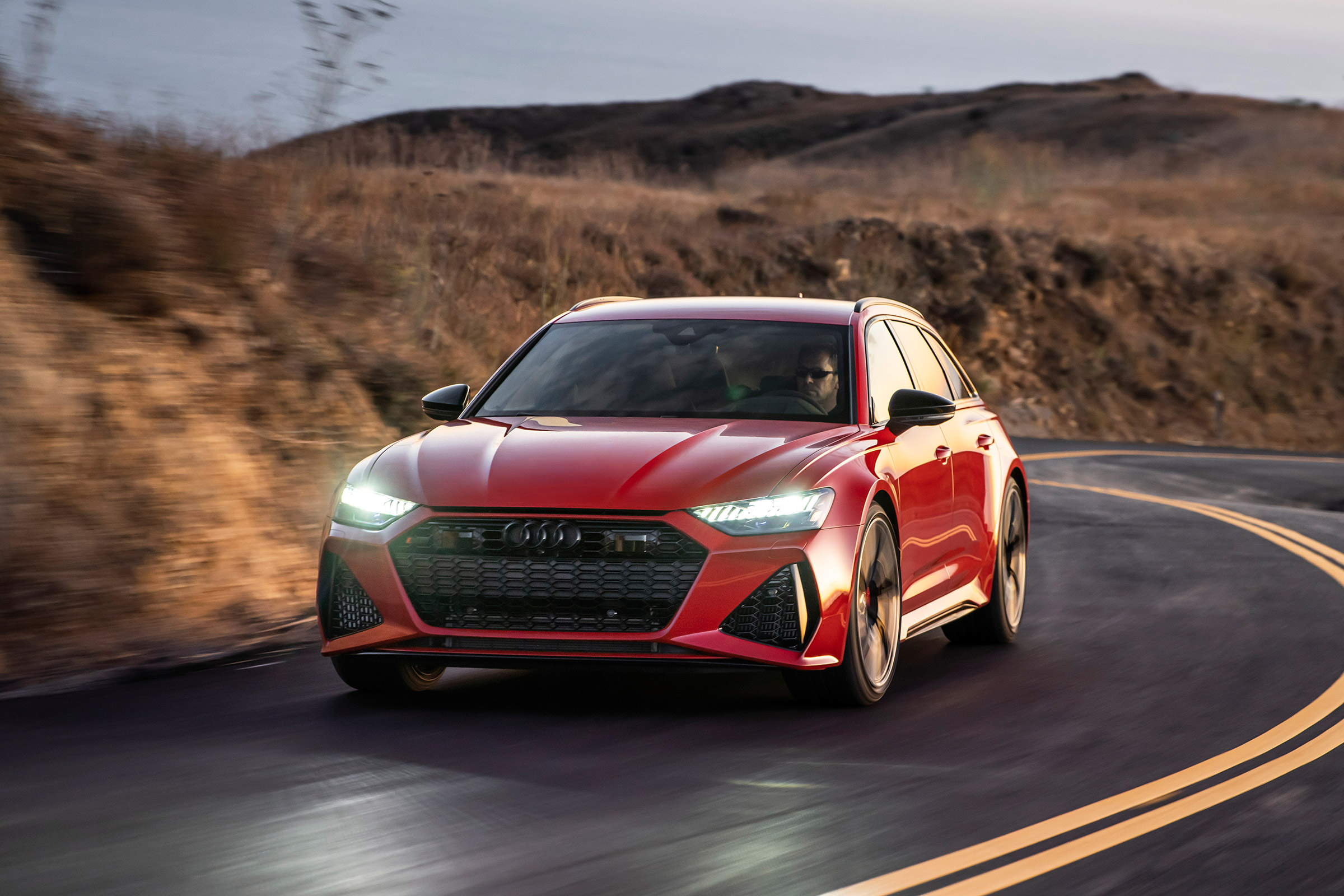 Audi RS 6 Avant - front cornering