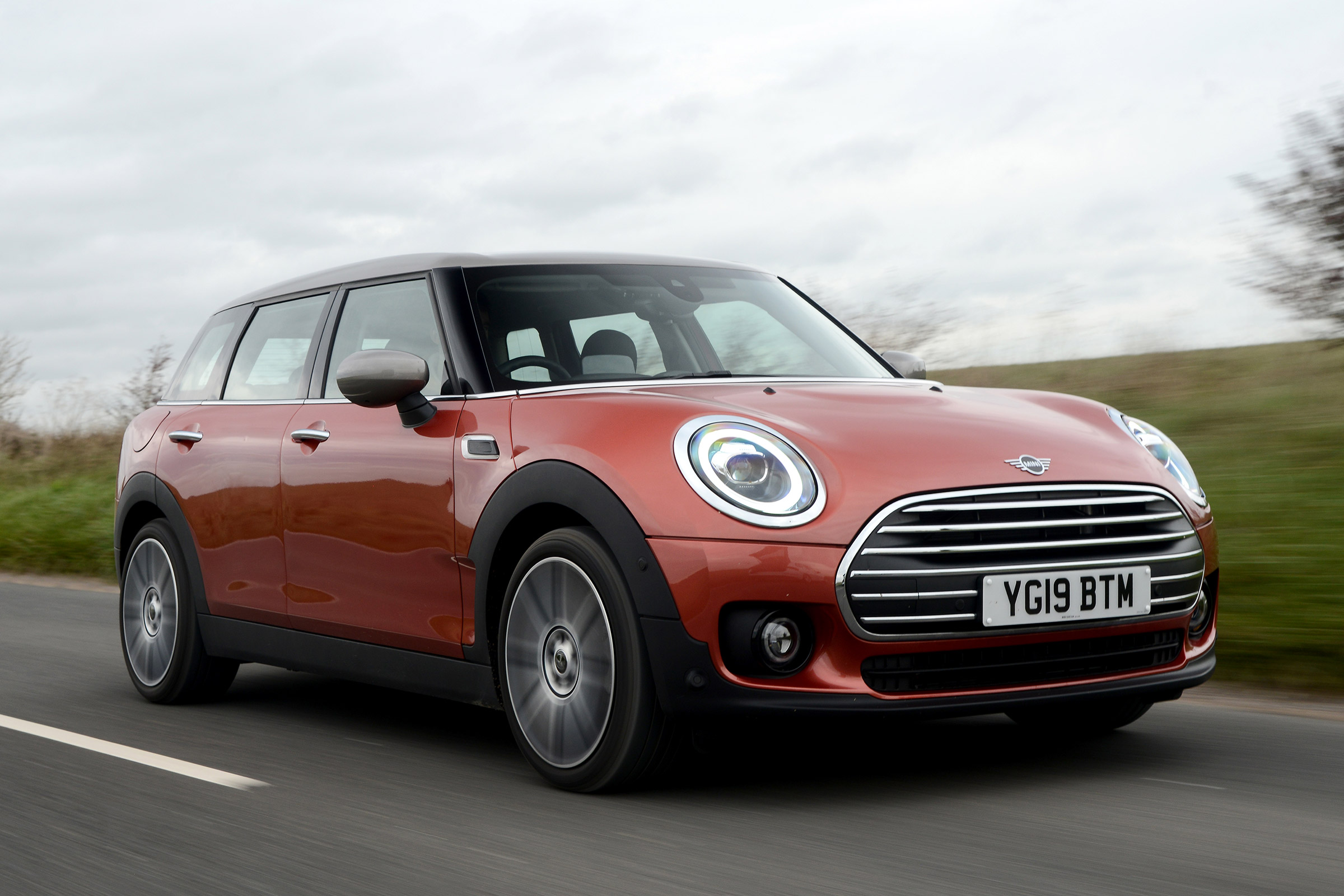MINI Clubman - front action