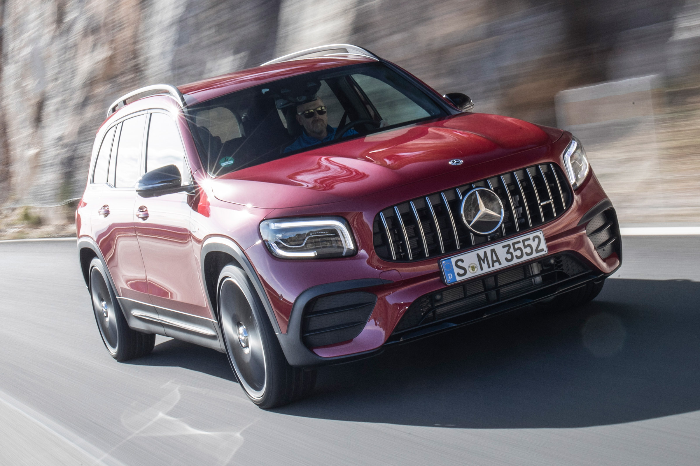 Mercedes-AMG GLB 35 - front action
