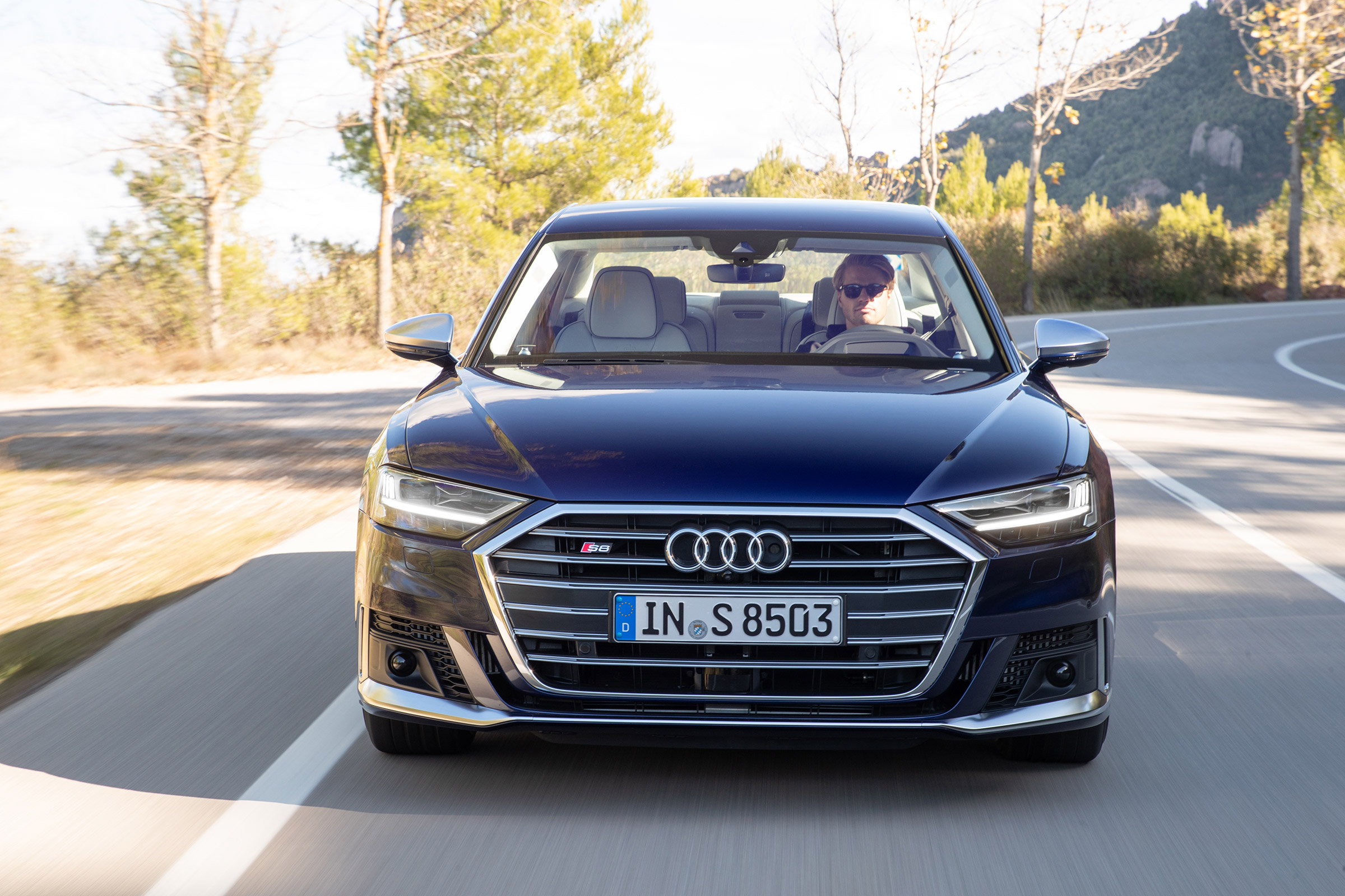 Audi S8 - full front action
