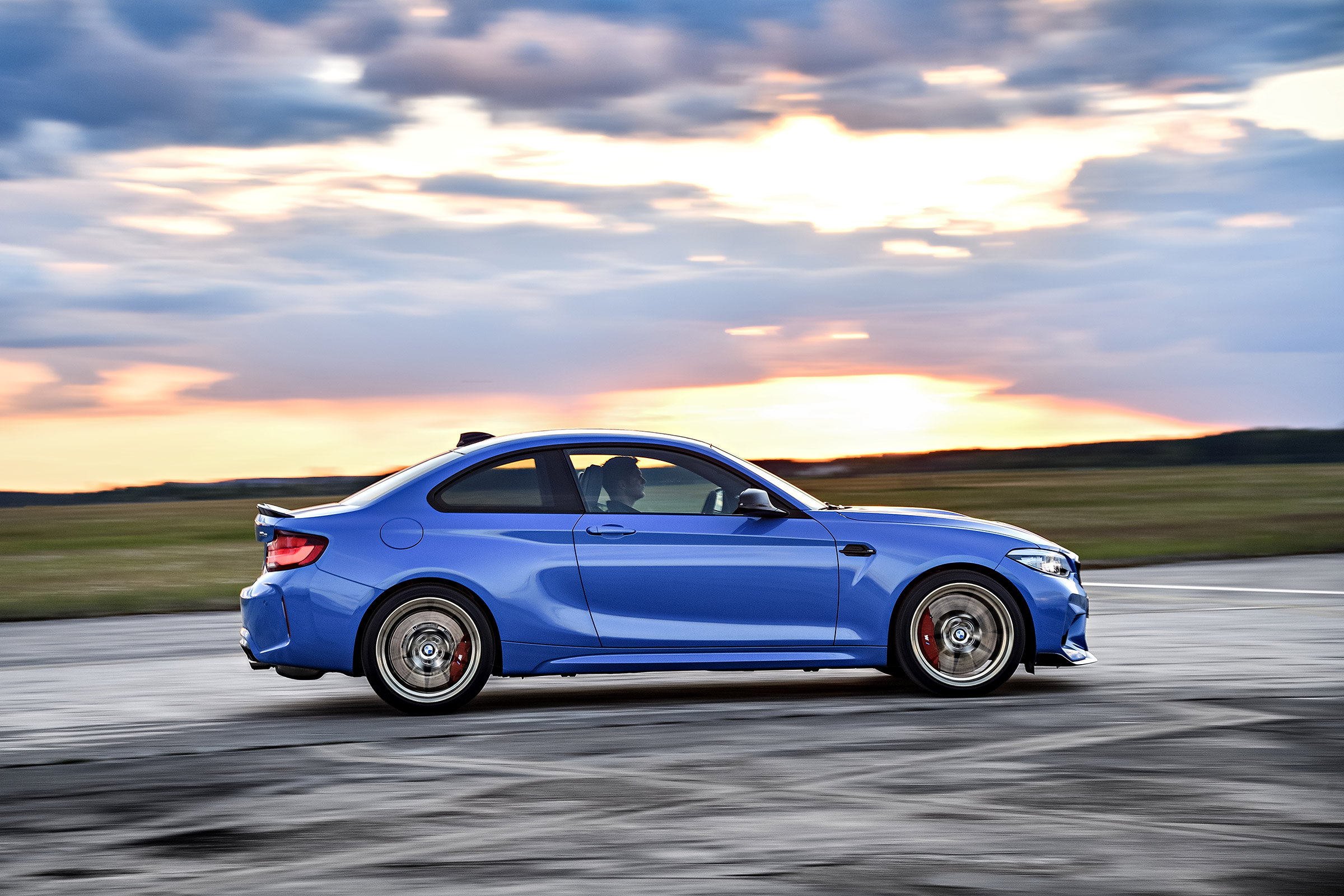 BMW M2 CS - side