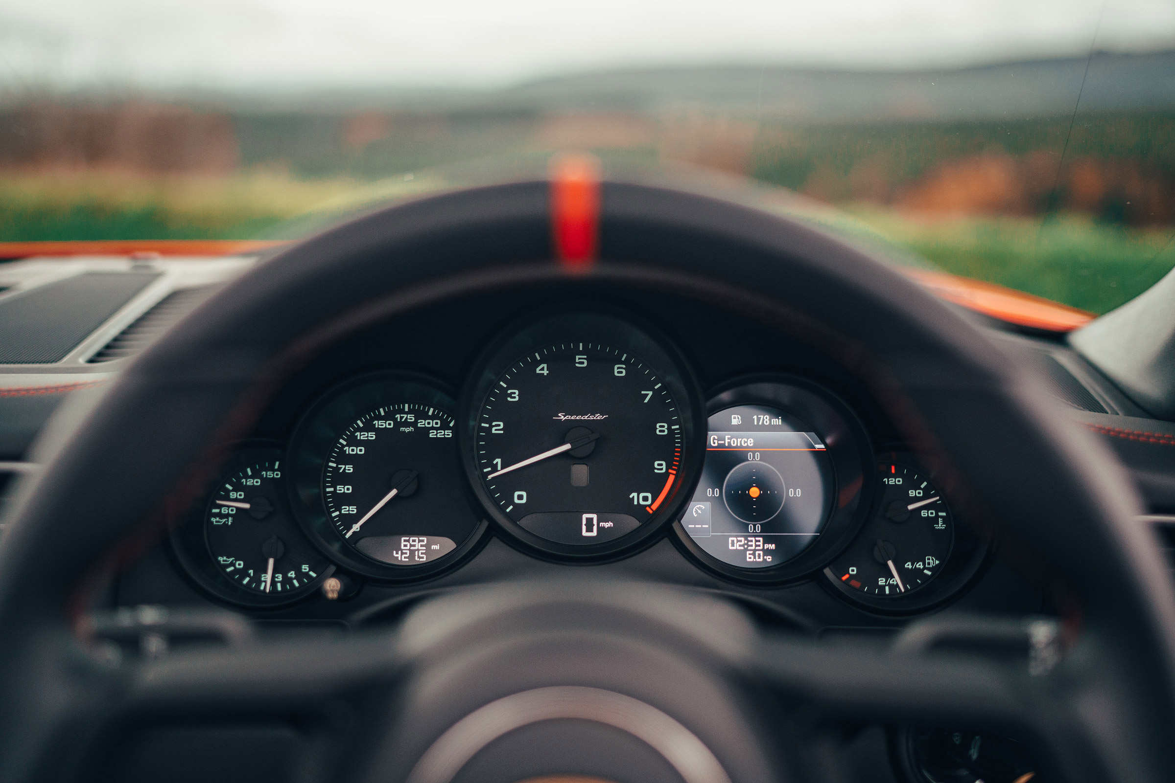 Porsche 911 Speedster - dials