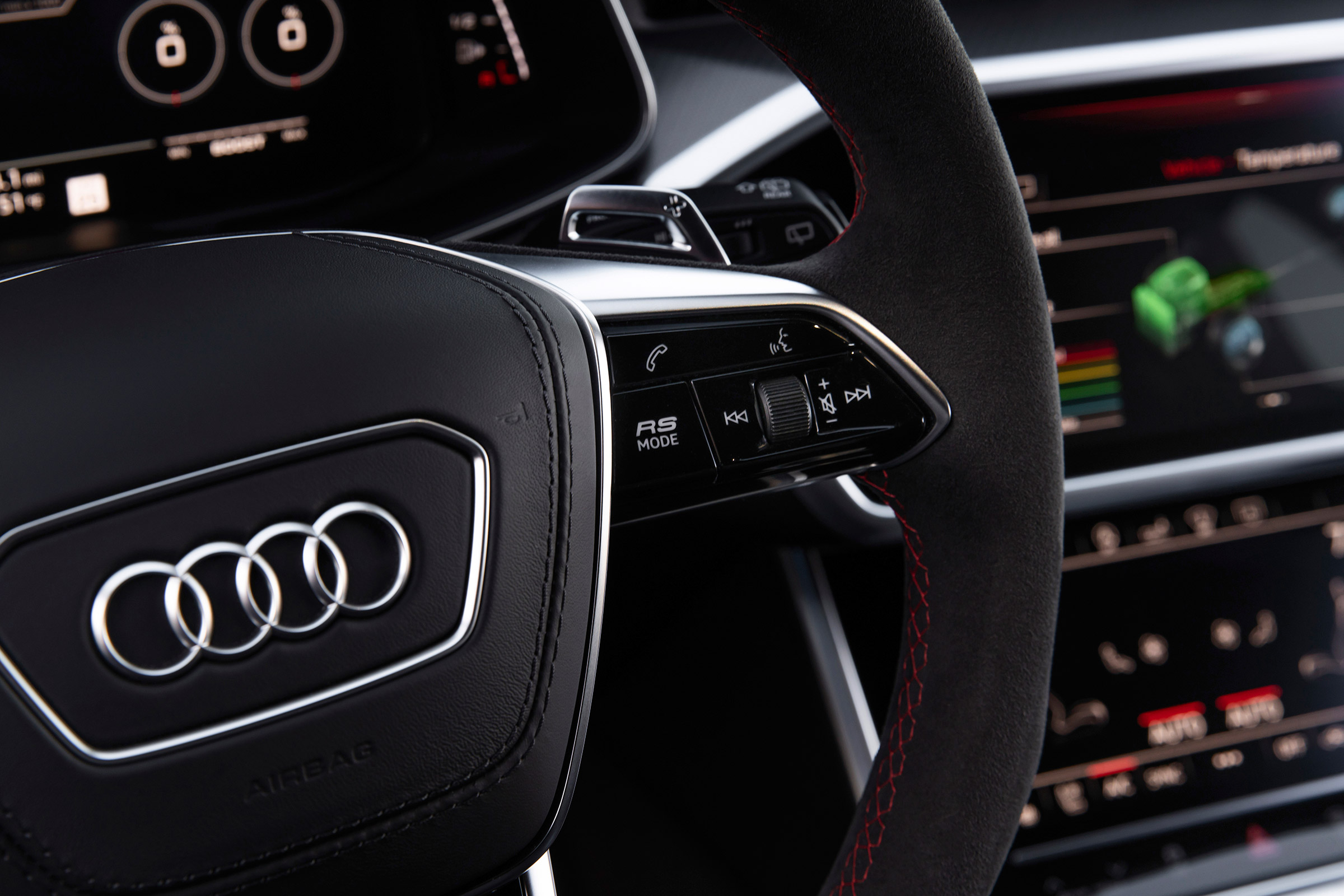 Audi RS 6 Avant - steering wheel