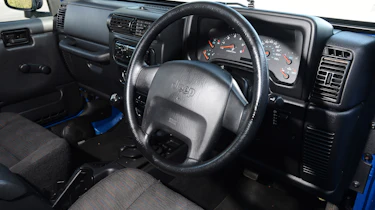 Jeep Wrangler - modern classics dash