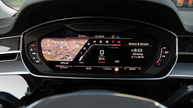 Audi S8 - dials