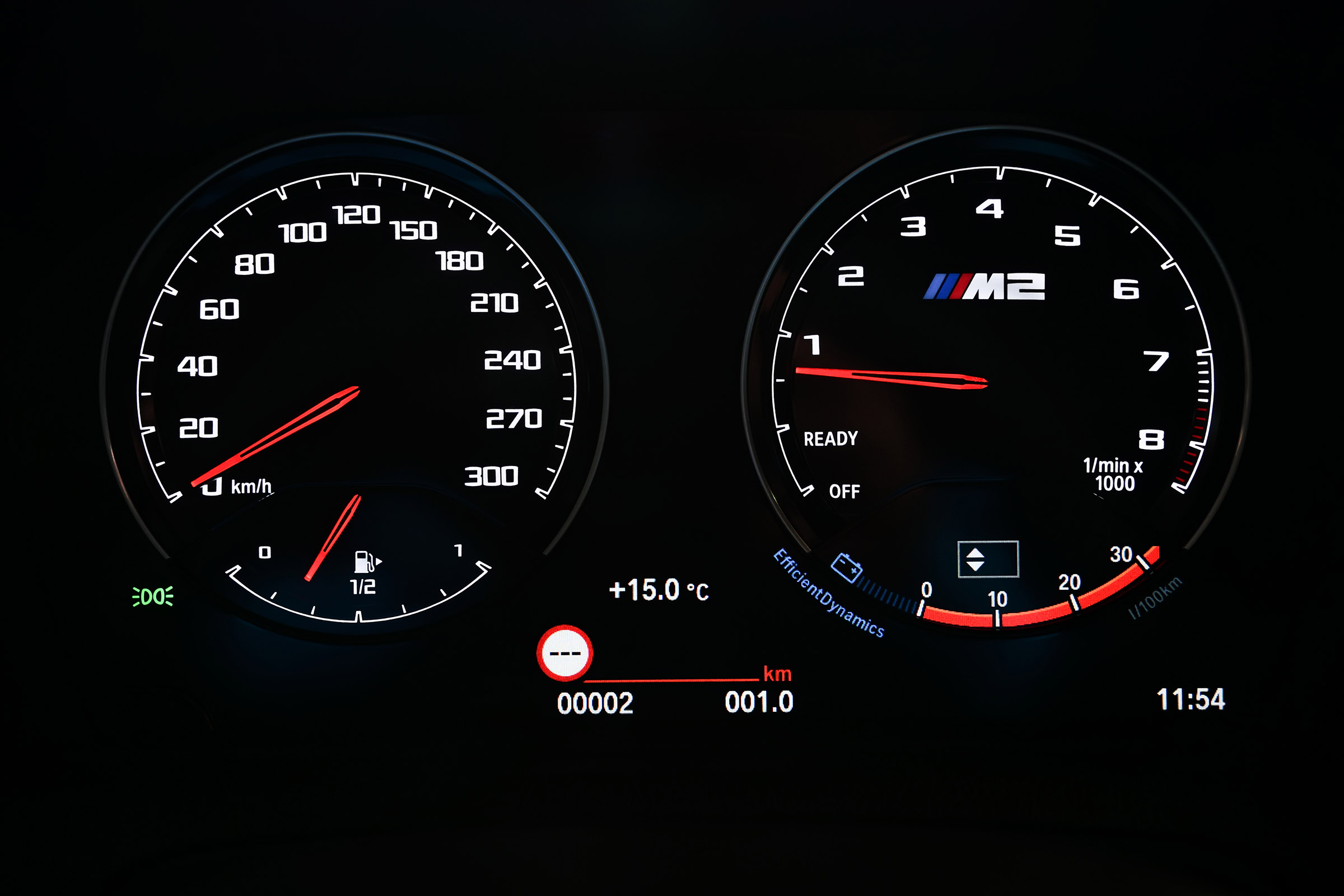 BMW M2 CS - dials