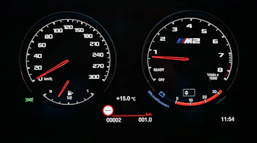 BMW M2 CS - dials