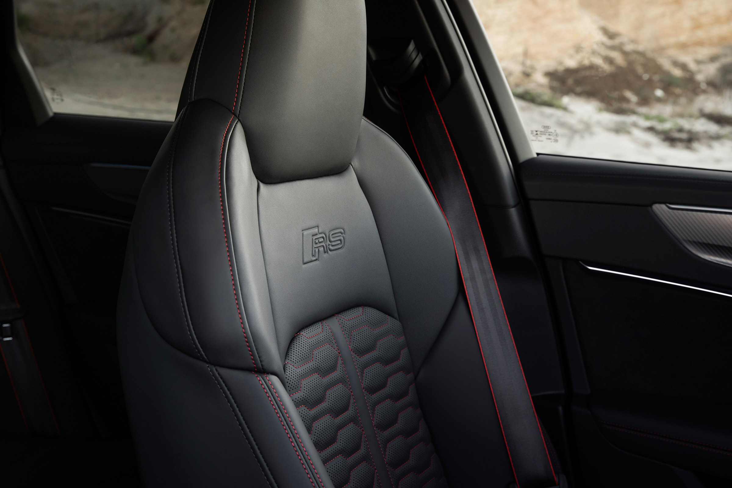 Audi RS 6 Avant - seat detail