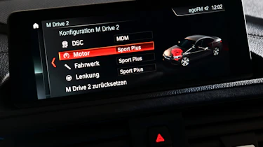 BMW M2 CS - infotainment