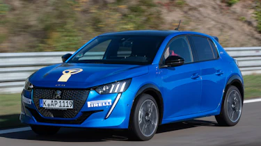 Peugeot 208 - front action