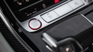 Audi S8 - start/stop