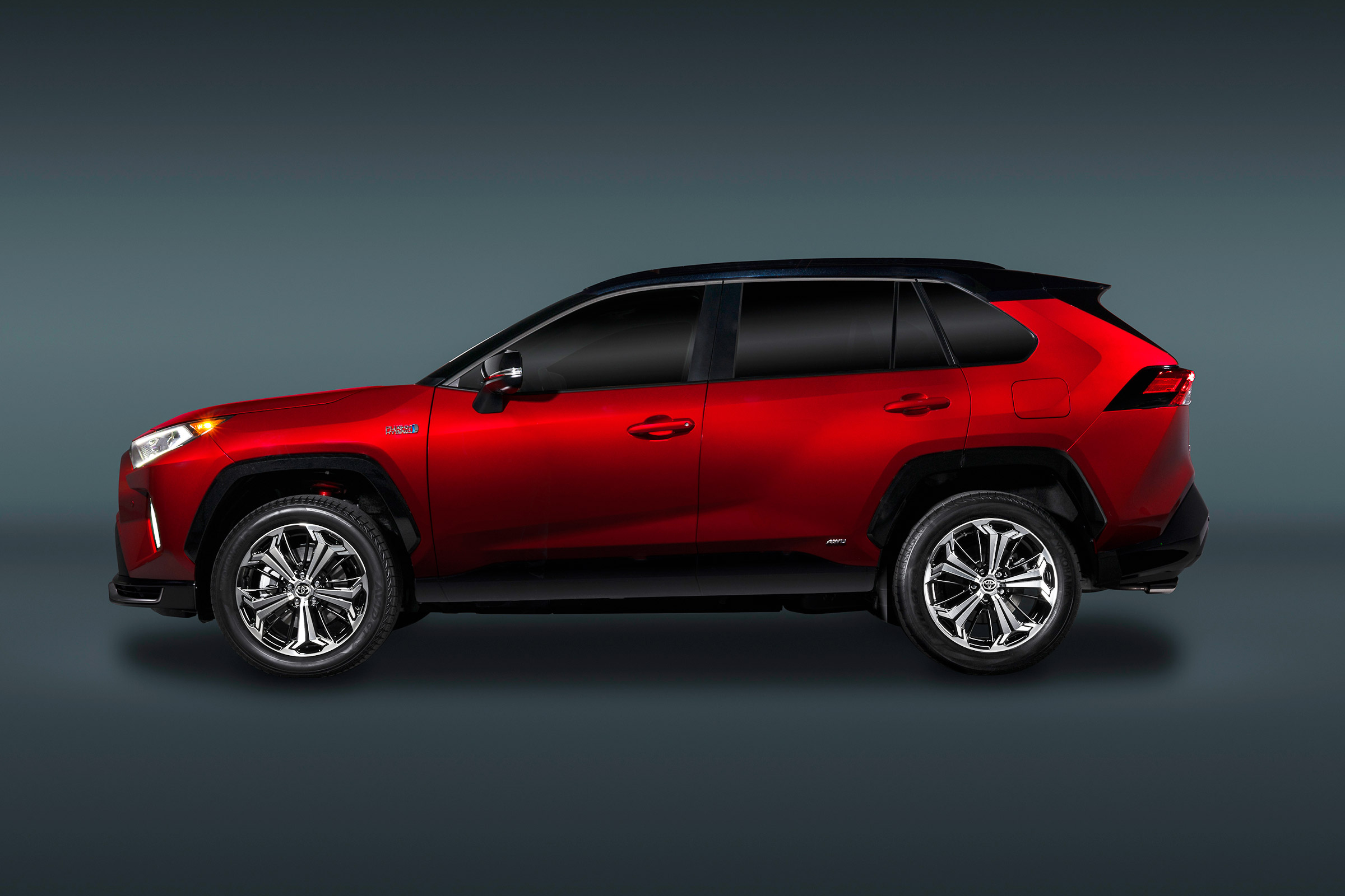 Toyota RAV4 Prime - side static