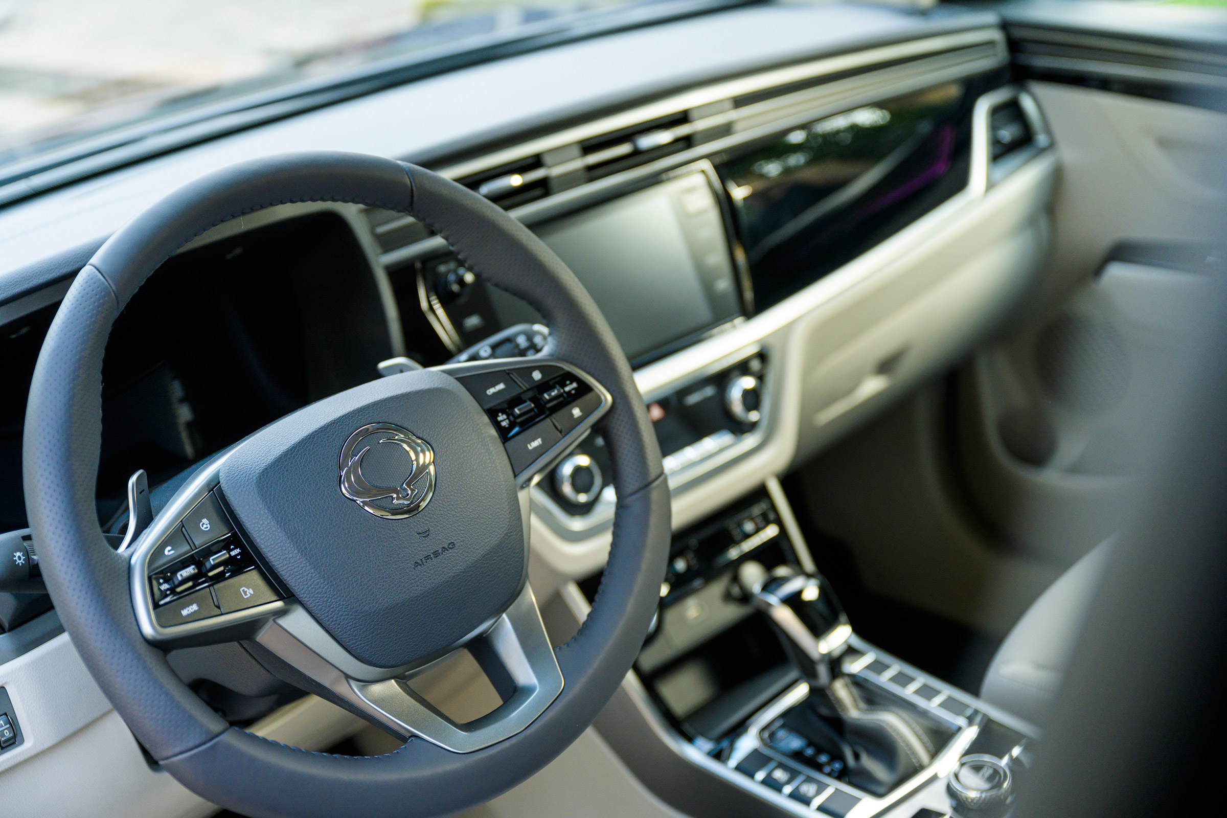 SsangYong Korando - cabin