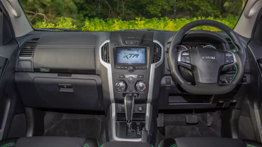 Isuzu D-Max XTR - interior