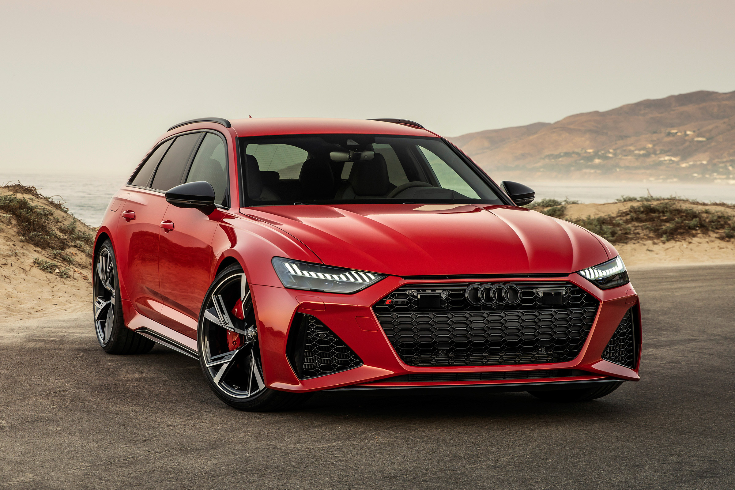 Audi RS 6 Avant - front/side