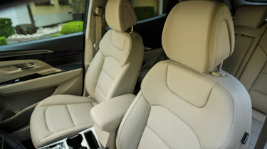 SsangYong Korando - front seats