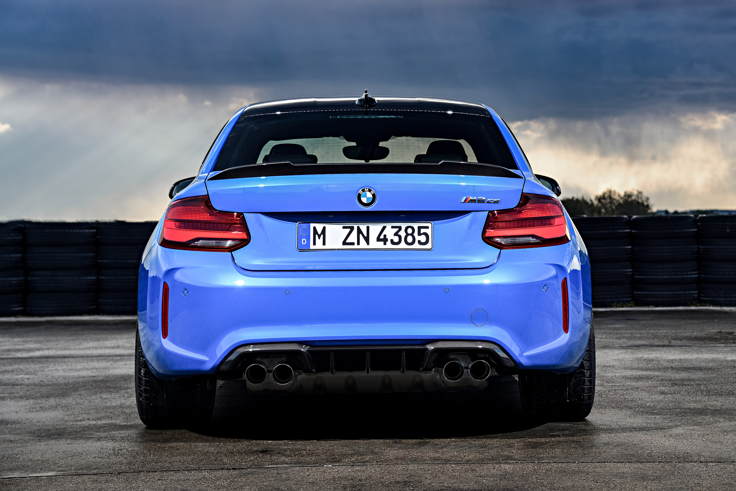 BMW M2 CS - full rear