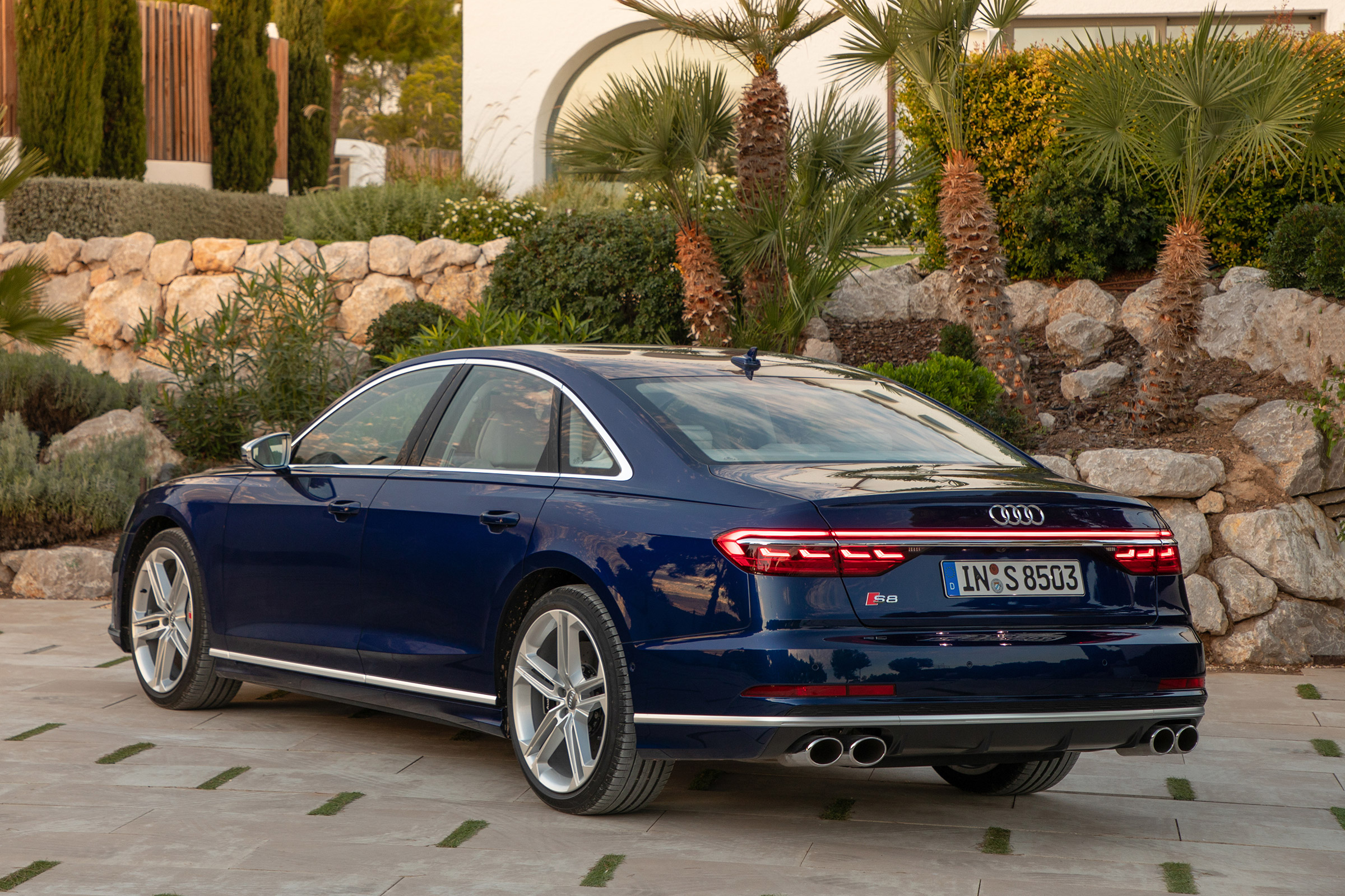 Audi S8 - rear static
