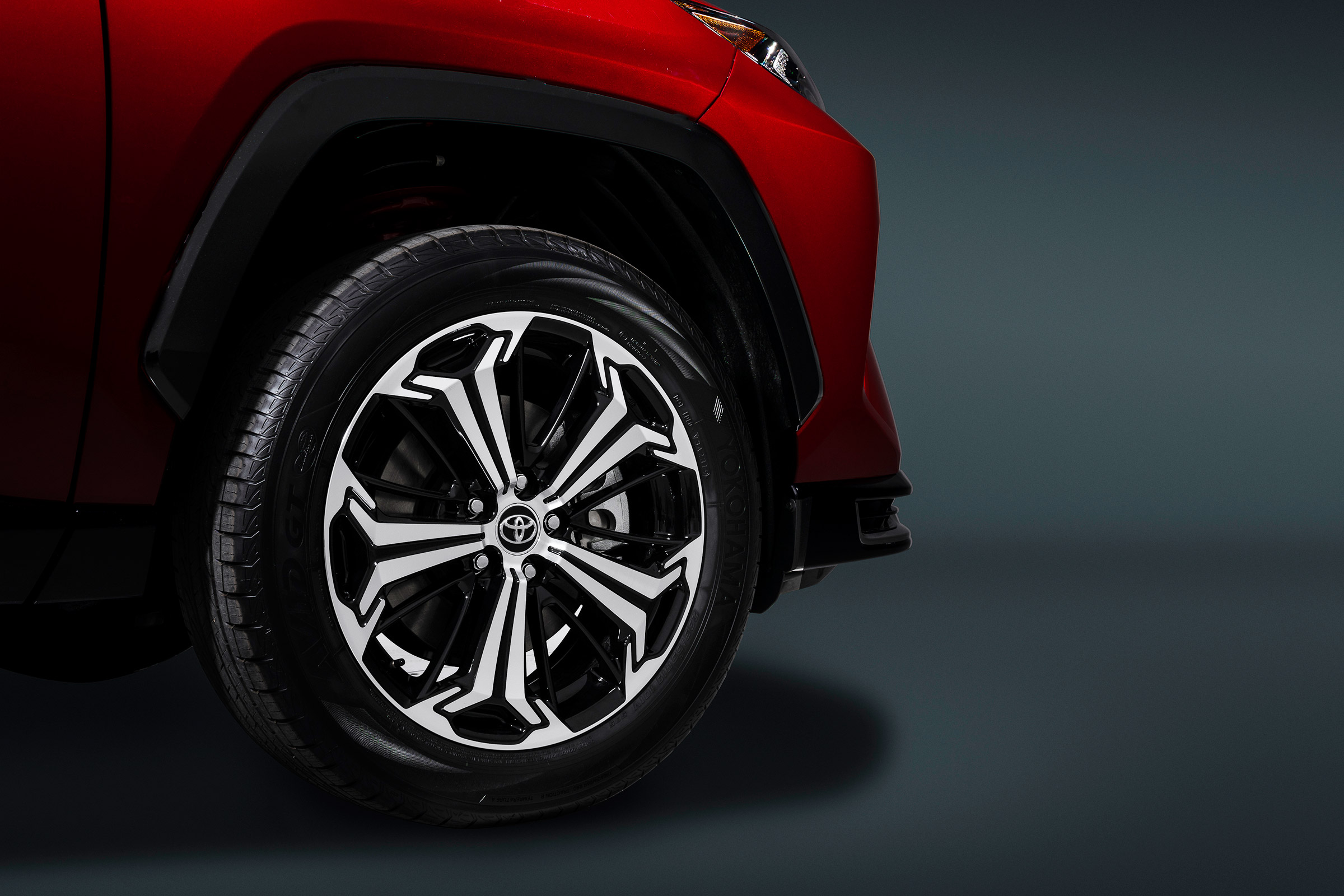 Toyota RAV4 Prime - wheel