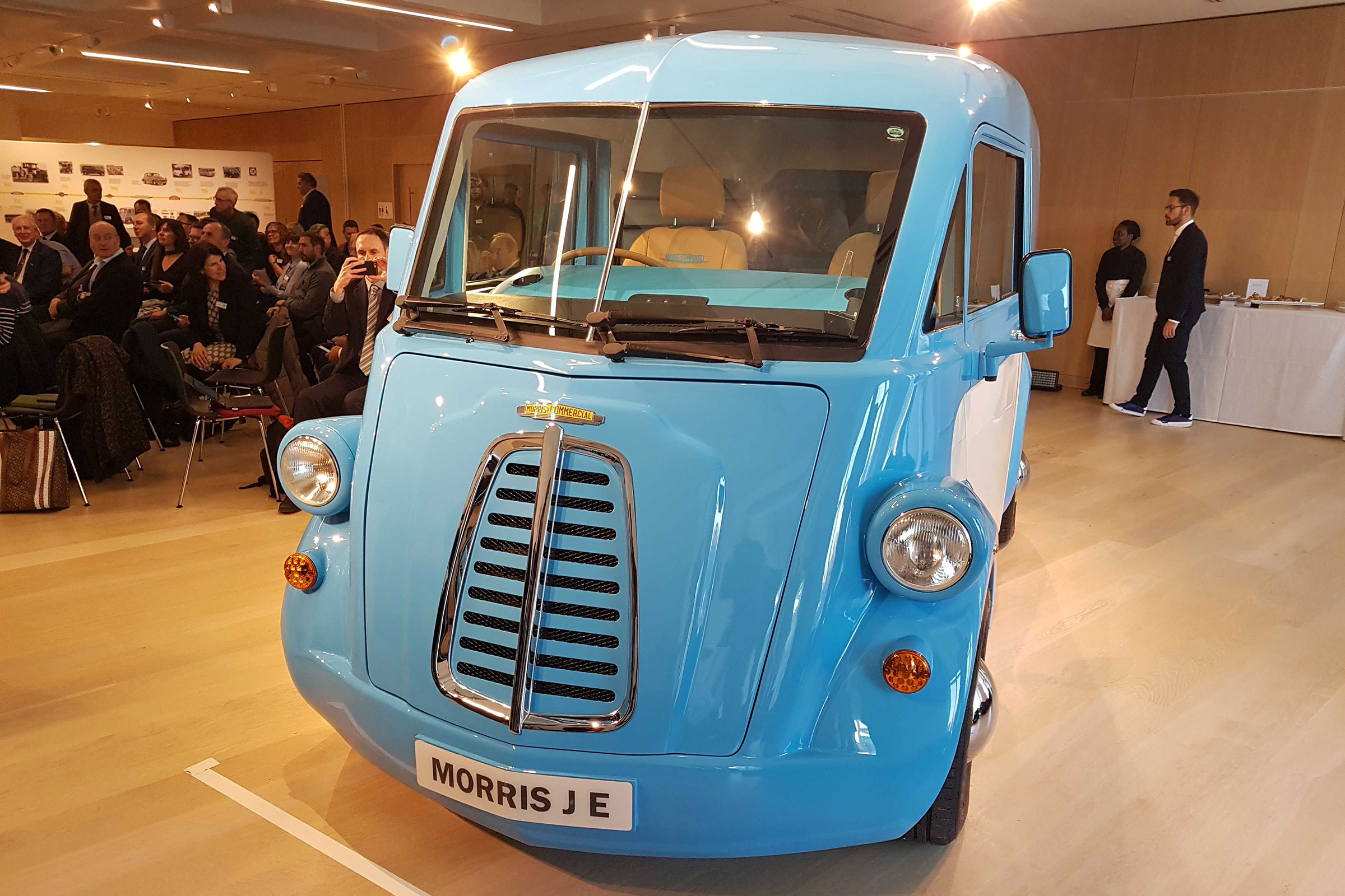 Morris JE - reveal front static