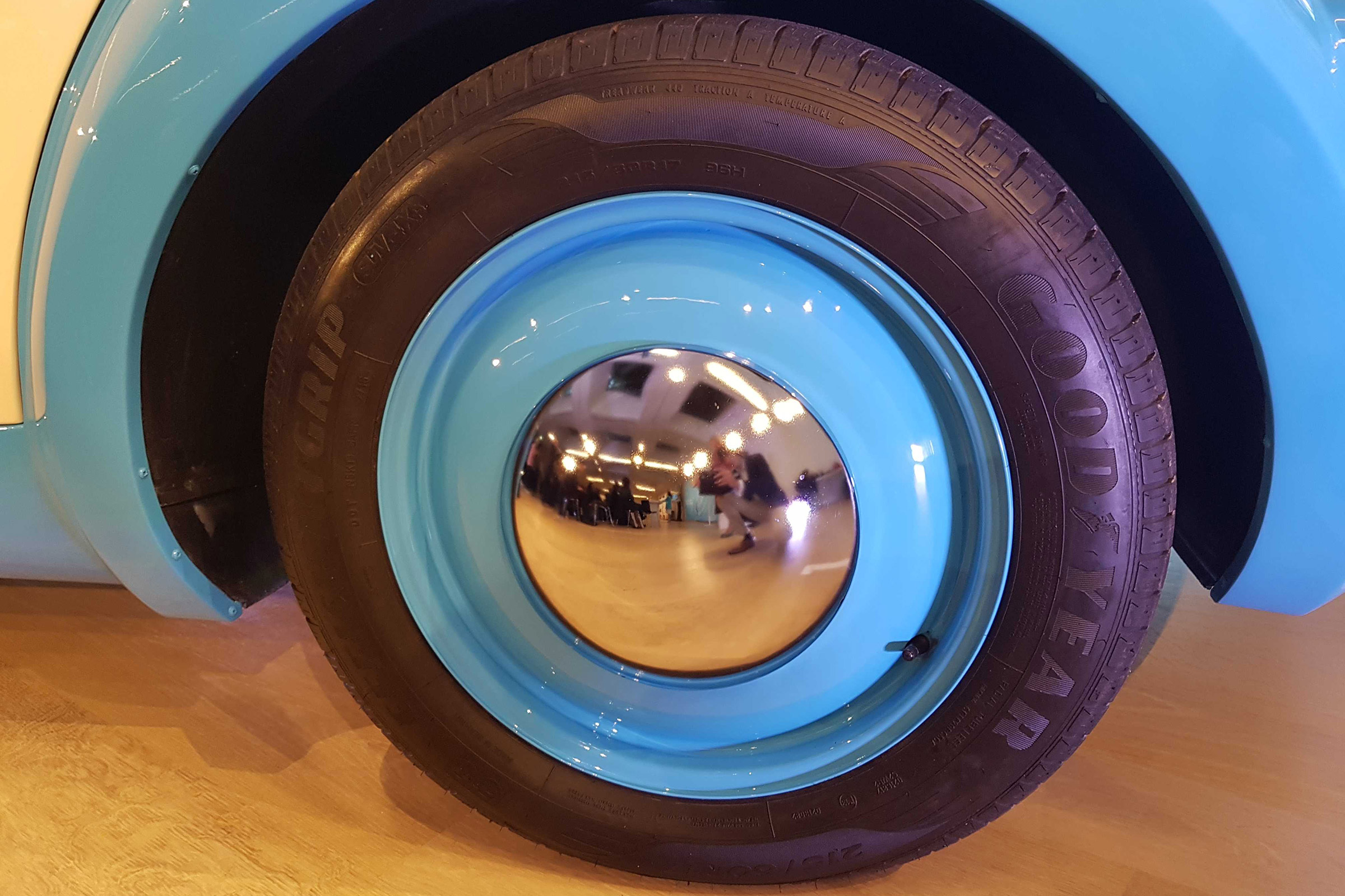 Morris JE - reveal wheel