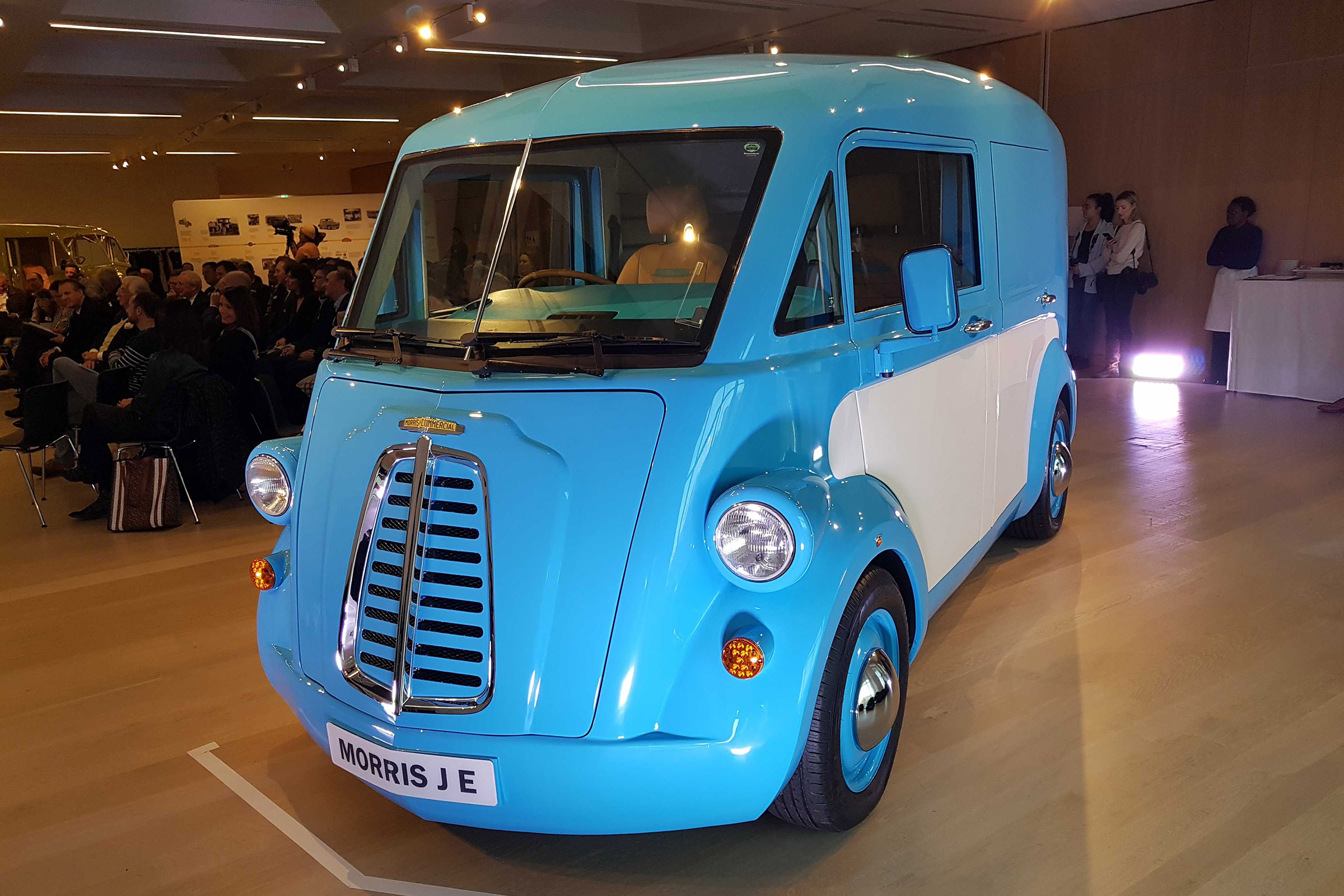 Morris JE - reveal front/side