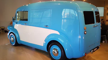 Morris JE - reveal rear/side