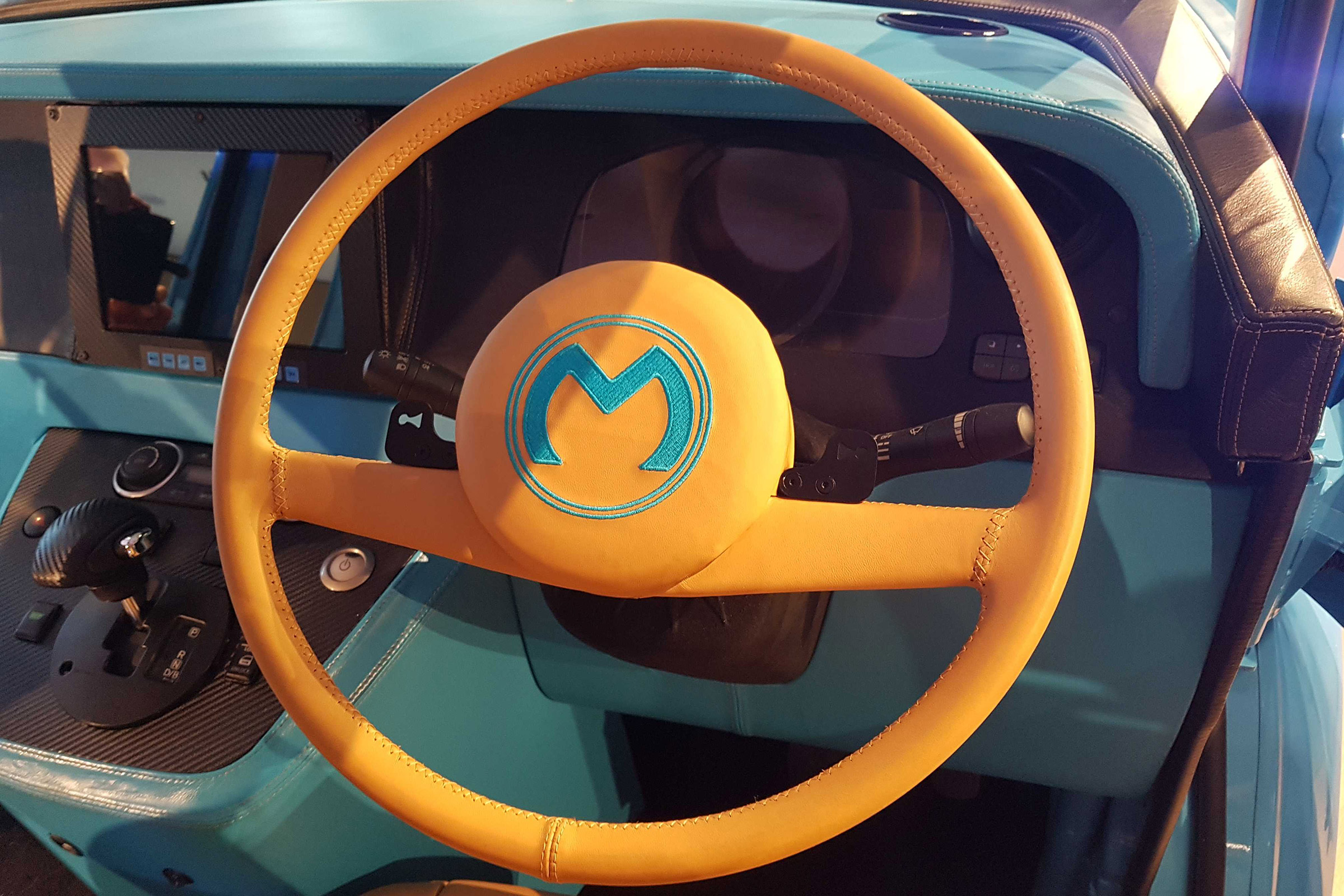 Morris JE - reveal steering wheel