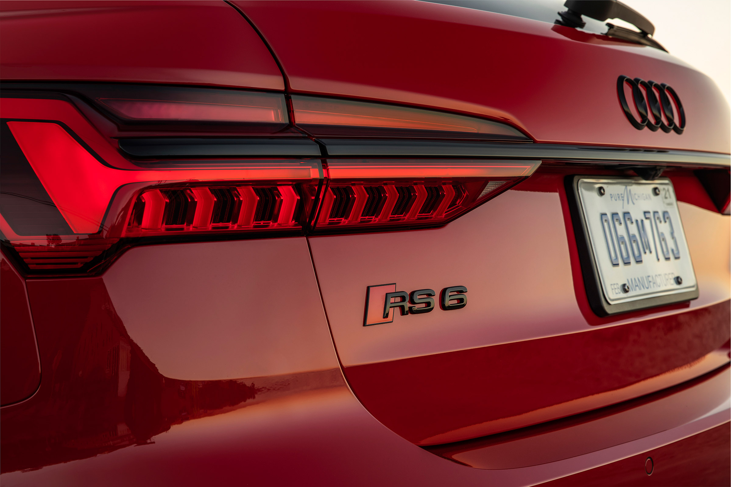 Audi RS 6 Avant - RS 6 badge