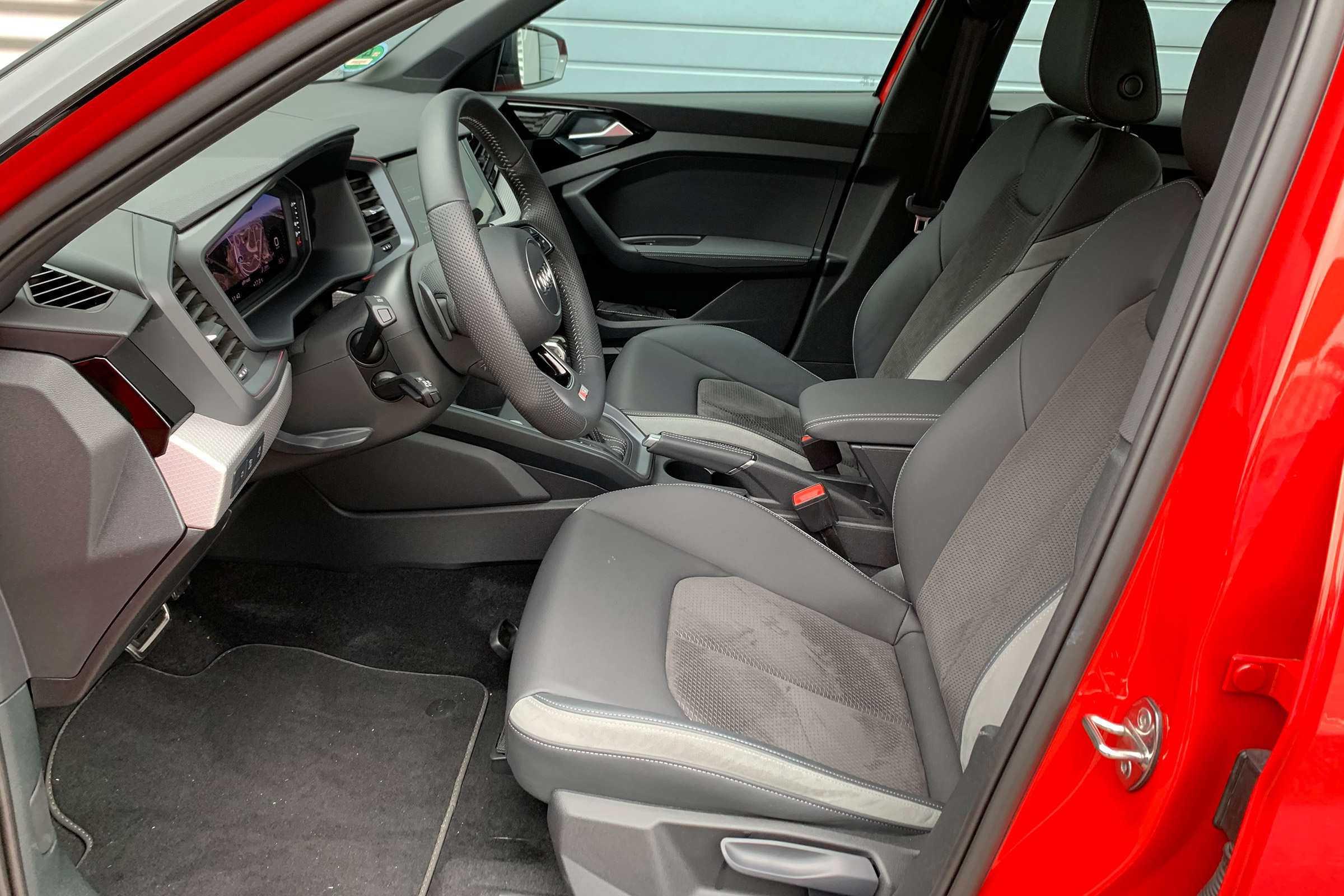 Audi A1 - front seats
