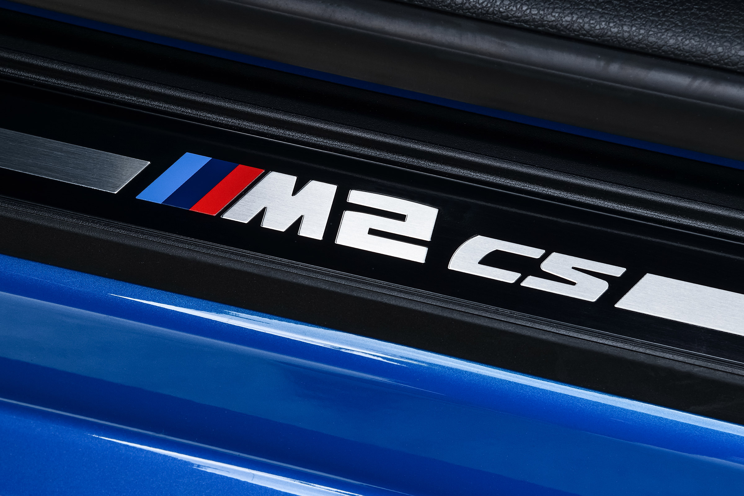 BMW M2 CS - sill