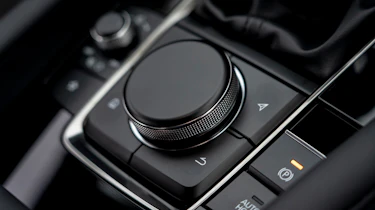 Mazda 3 saloon - dial
