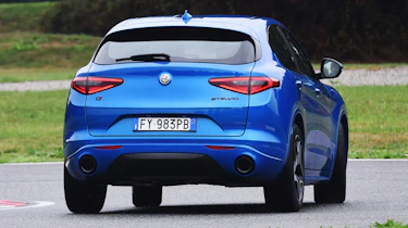 Alfa Romeo Stelvio - front cornering